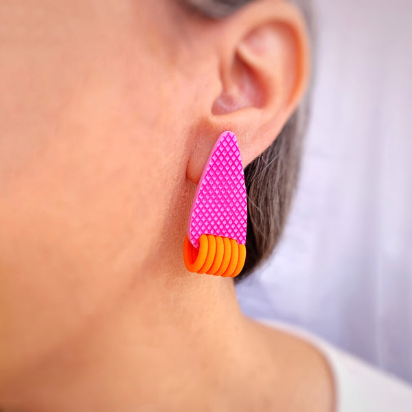 Brincos ISSO - Pink & Orange