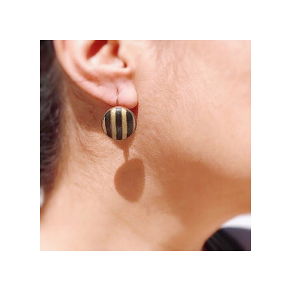 Round leverback earrings SAFRA
